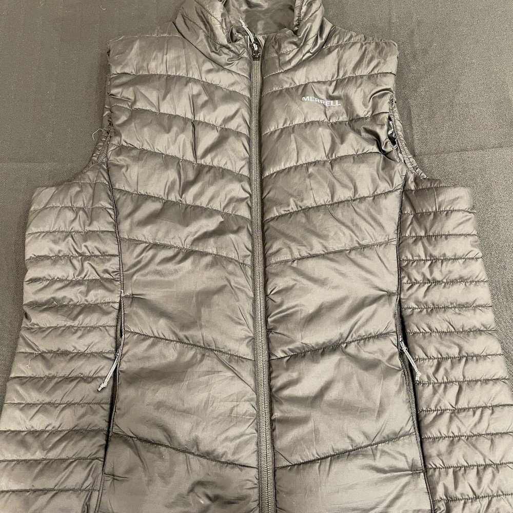 MERRELL LADIES PUFFER VEST SIZE L